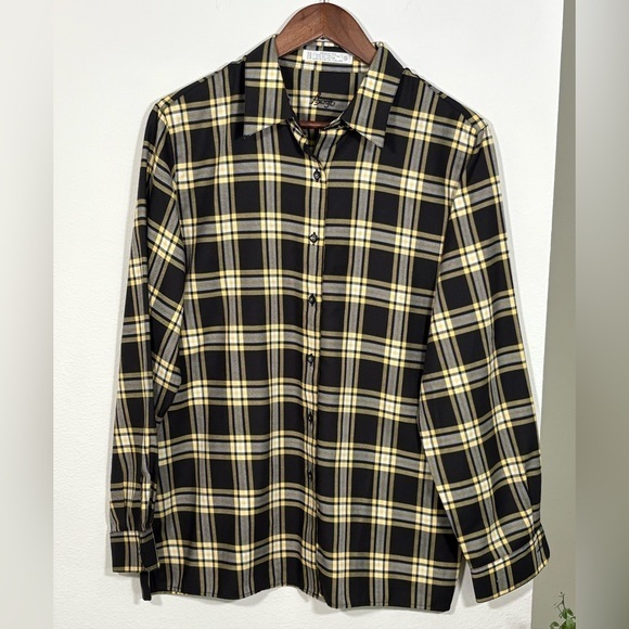 Foxcroft Tops - Vintage Foxcroft Black and Yellow Button Down Shirt